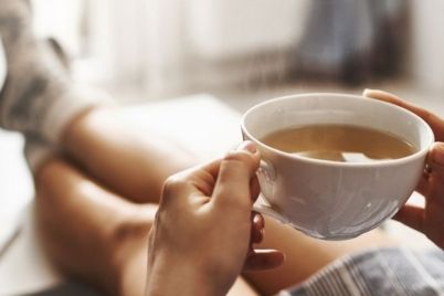 朝起きたらすぐにお茶を飲むのが習慣なので、お茶がなくなったことを知ってすぐにお茶を飲みます。.jpeg